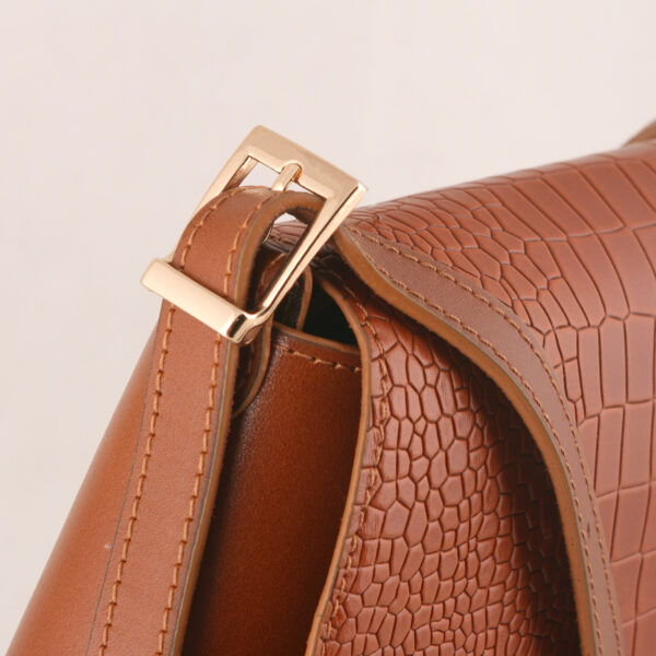 کیف دوشی زنانه مدل آیریا کد 124-PRM